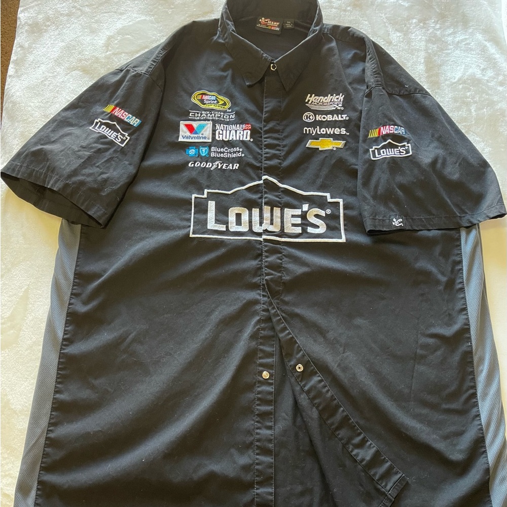 Authentic, Original OFFICIAL NASCAR Lowe’s Men’s SNAP Down Shirt
3XL
Black